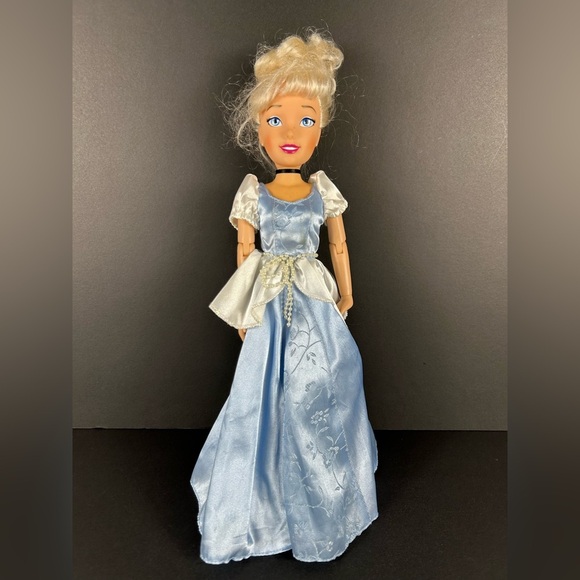 Disney 15" Cinderella Royal Doll & Her Blue Dress - Picture 1 of 4
